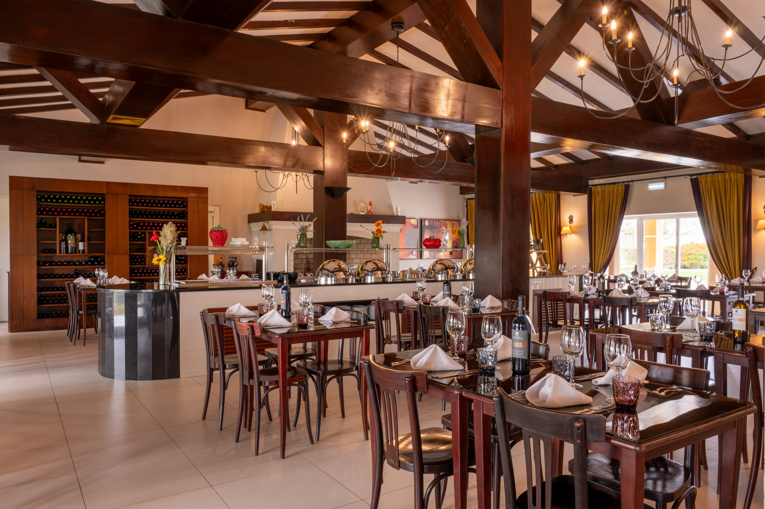 vila-gale-alentejo-vineyards-bar_10